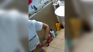 Chị gv tắm 2
