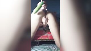 bé 2k10 thủ dâm gửi cho bạn trai yêu xa em dùng thêm cả dưa leo