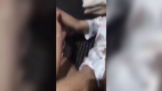 Con em họ 17 tuổi đang bấm điện thoại cứ năng nỉ xin đụ nhưng bị từ chối.