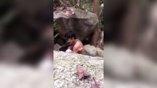Đi tắm suối con được địt em dân tọc hàng ngon dâm đãng