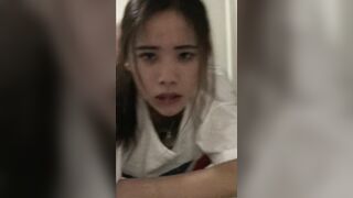Nhìn vẻ mặt em nó dâm thật sự