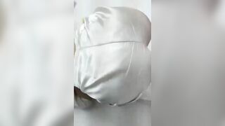 Cho em học sinh áo dài vào đời
