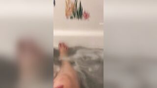 siêu phẩm quay lén mấy em bé loli non tơ đi tắm cực cuốn - phần 3