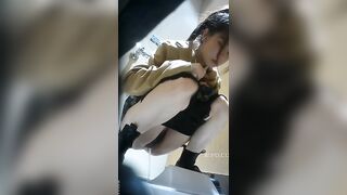 quay lén bé sinh viên đại học bướm đẹp đi vệ sinh nhìn nhỏ nhắn quá