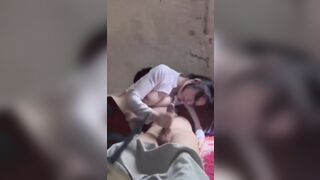 Trời sanh 1 cặp 1 đứa vú bự 1 đứa cặc vừa to vừa dài nên đụ nhau suốt.