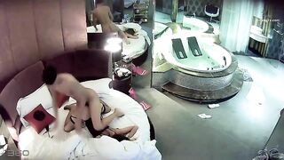 Dì họ nứng lồn bị thằng cháu 17 tuổi đụ ở tư thế khó.