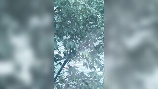 Giận chồng có bồ chị gái cởi trần chạy ra đường nằm, mặc kệ sự đời thế nào.