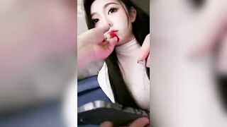 1 quả dâu tây,1chút style đại gia liền lừa đc e sinh viên năm cuối vào nhà tắm ks địt
