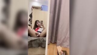 Em gái xinh và khăn quàng đỏ