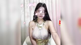Gái xinh vú to khoe hàng dâm đãng 2