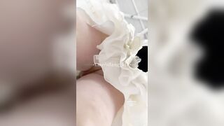 Quay lén dưới váy e teen trg TTTM,trông thì xinh xắn ngây thơ mà ra đường k mặc quần