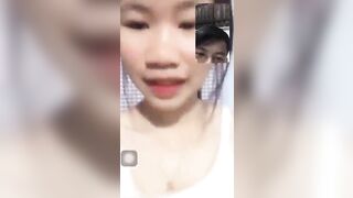 Gạ con em lớp dưới 2k7 vú to móc lồn thủ dâm kích thích hàng non
