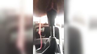 Nứng lồn tột độ, nhét cả cần số ô tô vào lồn cưỡi đến rỉ nước