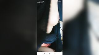 Em teen lồn núp nhưng lông hơi rậm