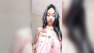 Má ăn gì xinh dữ trời vú căng tròn thế này