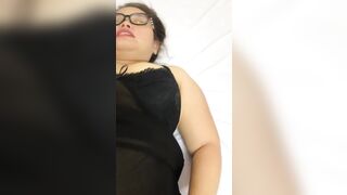 Địt mẹ vợ lồn múp khí bố vợ vắng nhà siêu dâm