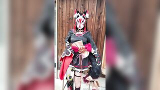 Dụ em gái cosplay thủ dâm public