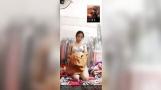 đang call mà em lại cởi áo cho anh xem cả vú thế kia