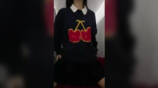mấy bé genz bây giờ tý tuổi là nứng lồn tự thủ dâm rồi gửi trai xem