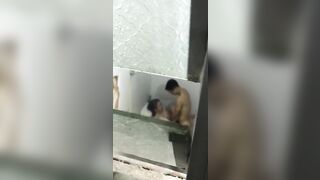 em trai quay lén anh chị địt nhau trong nhà tắm