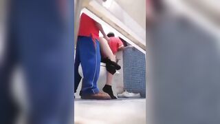 Cặp đôi đã có gia đình lén lút cặp bồ rồi lén lút đụ nhau trong công ty luôn.