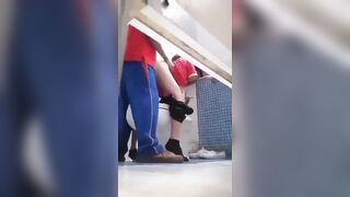 Cặp đôi đã có gia đình lén lút cặp bồ rồi lén lút đụ nhau trong công ty luôn.