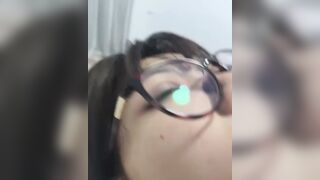 Gái dâm mới lớn đeo kính địt nhau dâm đãng