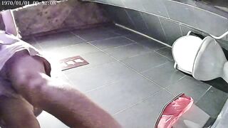 cammara ẩn Quay Lén WC các em xinh tươi nhìn nứng cặc - phần 11