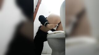 cammara ẩn Quay Lén WC các em xinh tươi nhìn nứng cặc - phần 18
