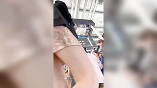 quay lén gái xinh mặc váy ngắn quần lót ren lọt khe đủ cả - phần 5