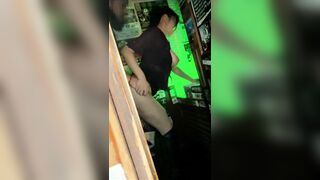 Để bạn gái đi làm cho bố dượng và cái kết làm bồn chứa tinh cho dượng