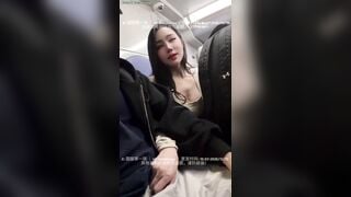 Gái xinh Vú To ở trên Xe Bus, Lén Bóp vú, Thủ dâm Cho người lạ Xuất tinh Public nứng