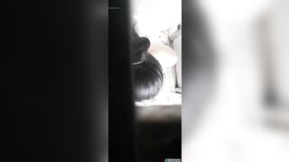 Lén lắp cam kín trg nhà tắm quay lén em dâu đi tắm #1
