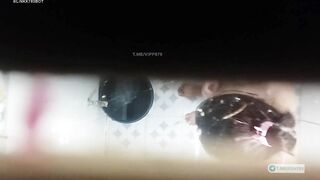 Trèo tường chỉ để đc ngắm em hàng xóm lúc em đi tắm
