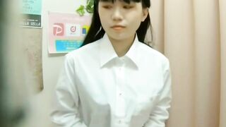 Cam kín quay lén em học sinh ngây thơ xinh đẹp thay đồ trong phòng thử đồ