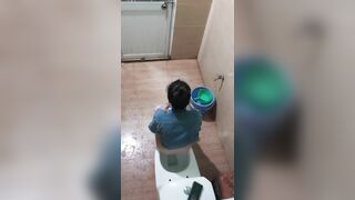 cammara ẩn Quay Lén WC các em xinh tươi nhìn nứng cặc - phần 29