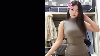 Siêu phẩm Em gái body ngon vú to bị bạn trai địt sướng rên la co giật
