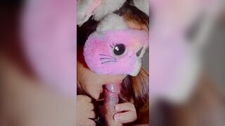 Bé mới tập bú cu