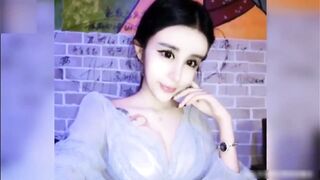 Lý Công Hi, cựu nữ thần Barbie, bị biến thành nô lệ tình dục, bị cưỡng bức quan hệ