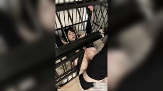 Nếu anh không đồng ý cưới em, em sẽ nhốt anh lại và biến anh thành một con chó để xem