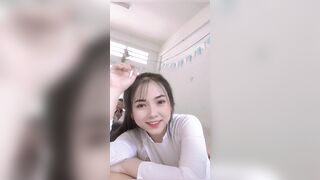 Bé Yến Nhi 2k8, học sinh mà hàng họ múp vcl