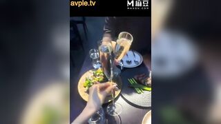Phim tài liệu đầy đủ về một cô gái trở thành nô lệ tình dục, từ Zibo đến vòng quay kh