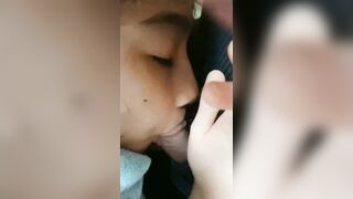 Đang buồn ngủ mà cha dượng bắt bú cu, vừa bú vừa ngáp
