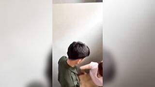 Quay lén wc cặp đôi sinh viên