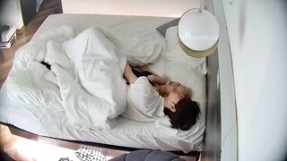 Hack cam phòng ngủ hàng xóm địt nhau dâm đãng kích thích phần 1