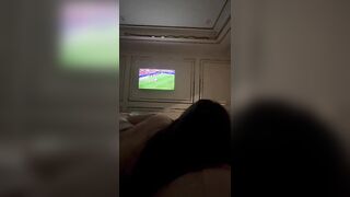 vừa xem world cup vừa được em người yêu địt thì còn gì sướng bằng