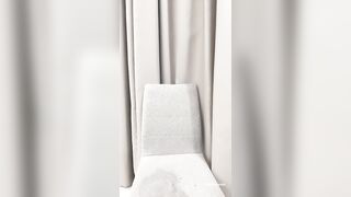 Một mỹ nhân tuyệt đẹp với bộ ngực đồ sộ, đầy đặn và gợi cảm! Làn da trắng ngần cùng