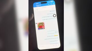 Vợ nhắn tin ngoại tình với anh họ có bầu luôn, chồng thì tha thứ không biết bao nhiêu