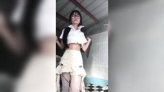 nhìn em nó cao giáo xinh gái mà dâm quá thể cho cả anh họ chịch - phần 8