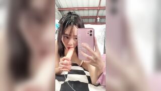 nhìn em nó cao giáo xinh gái mà dâm quá thể cho cả anh họ chịch - phần 19